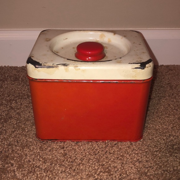 Vintage Beauty Ware storage container - Picture 2 of 5